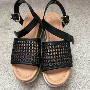 Black platform Sandals